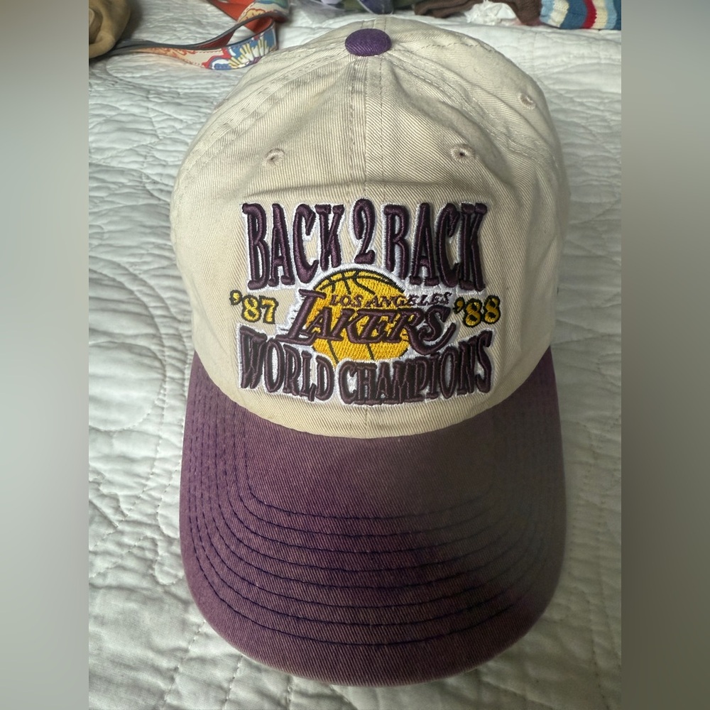 Los Angeles Lakers Back 2 Back Champions Cap Vintage/Retro used condition